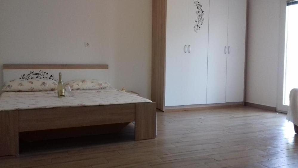 Apartmani Loli Ugljan Zewnętrze zdjęcie